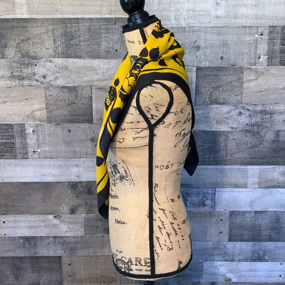 Valentina Fiore Floral Scarf - Picture 5 of 14